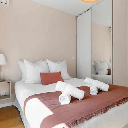 Stunning & Bright - 2 Bedrooms - Parking Wifi/ac Nizza